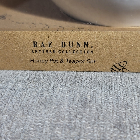 Rae Dunn Honey Pot & Teapot Set Queen bee ๐ - Picture 6 of 16
